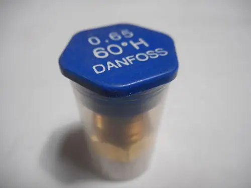 Düse in transparentem Behälter mit blauer Kappe, beschriftet mit technischen Informationen. Marke: Danfoss.